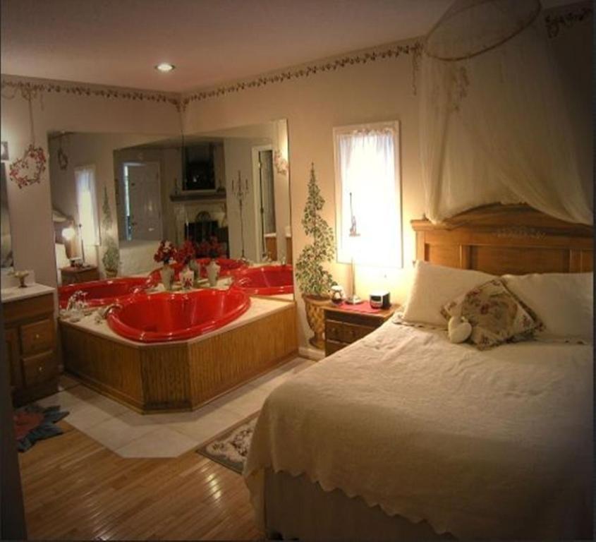 Black Forest Bed & Breakfast Helen Room photo